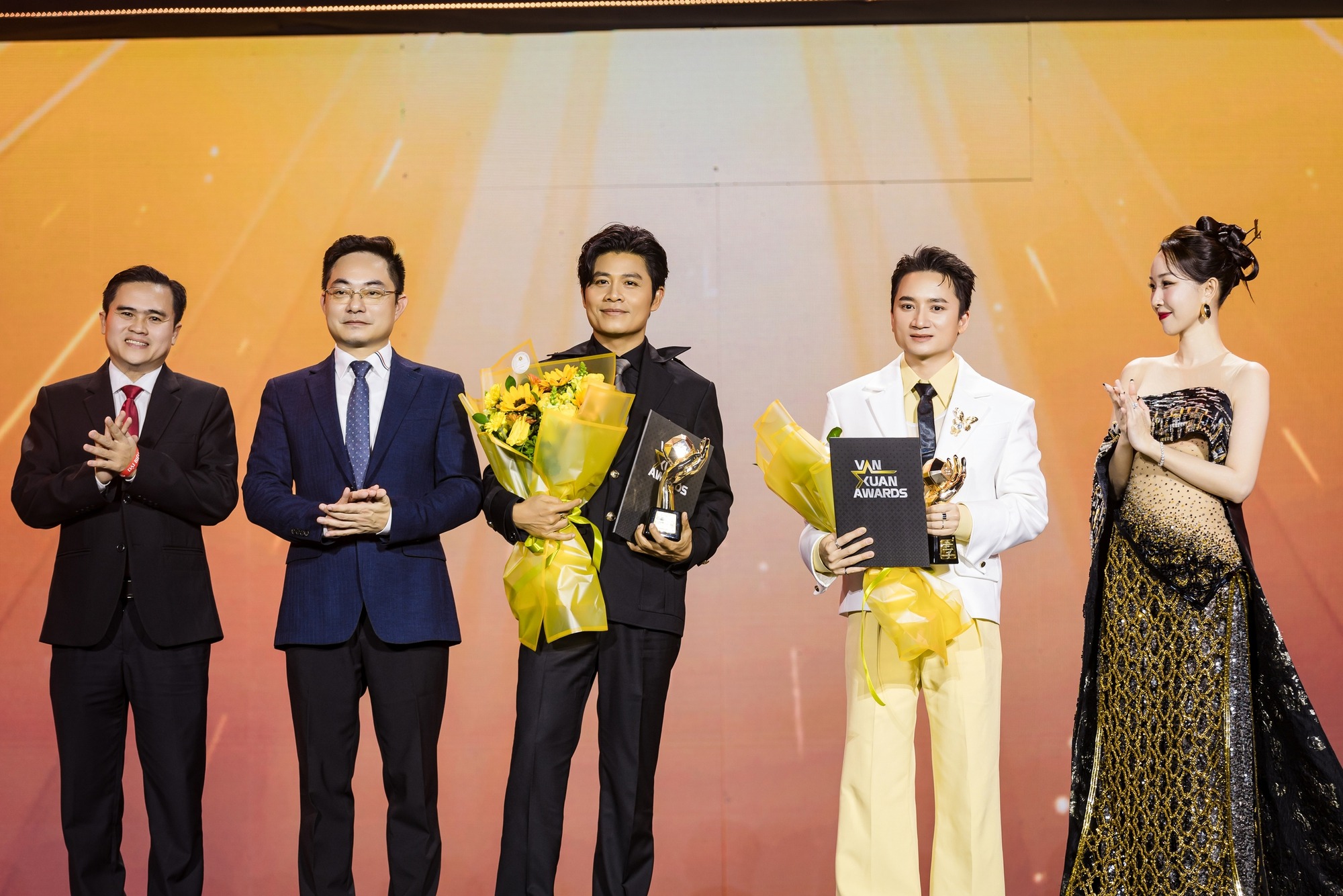 thiết bị phòng sạch