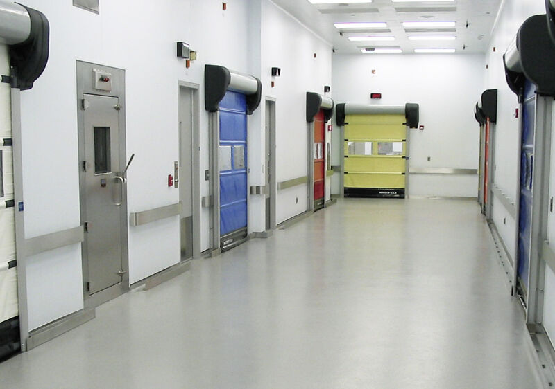 Hệ thống cửa cuốn nhanh cho phòng sạch thực phẩm có phá vỡ luồng khí không?