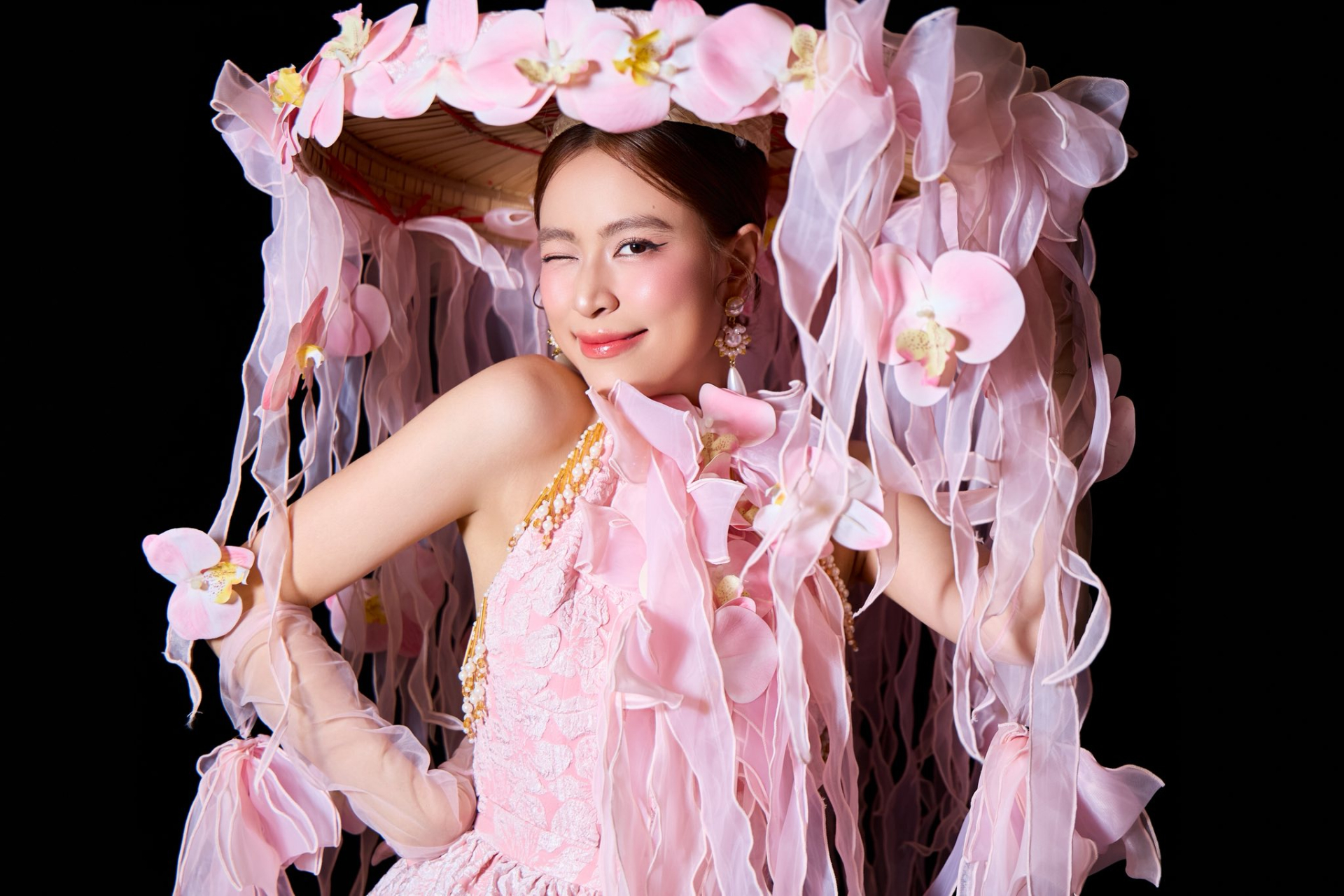 Nữ ca sĩ biểu diễn 8 sự kiện tầm cỡ quốc gia: Đắt show bậc nhất mùa Tết, được các cơ quan ban ngành ghi nhận - Đồng hồ chênh áp trong phòng sạch thực phẩm đọc thế nào cho đúng và sai số gây hậu quả gì?