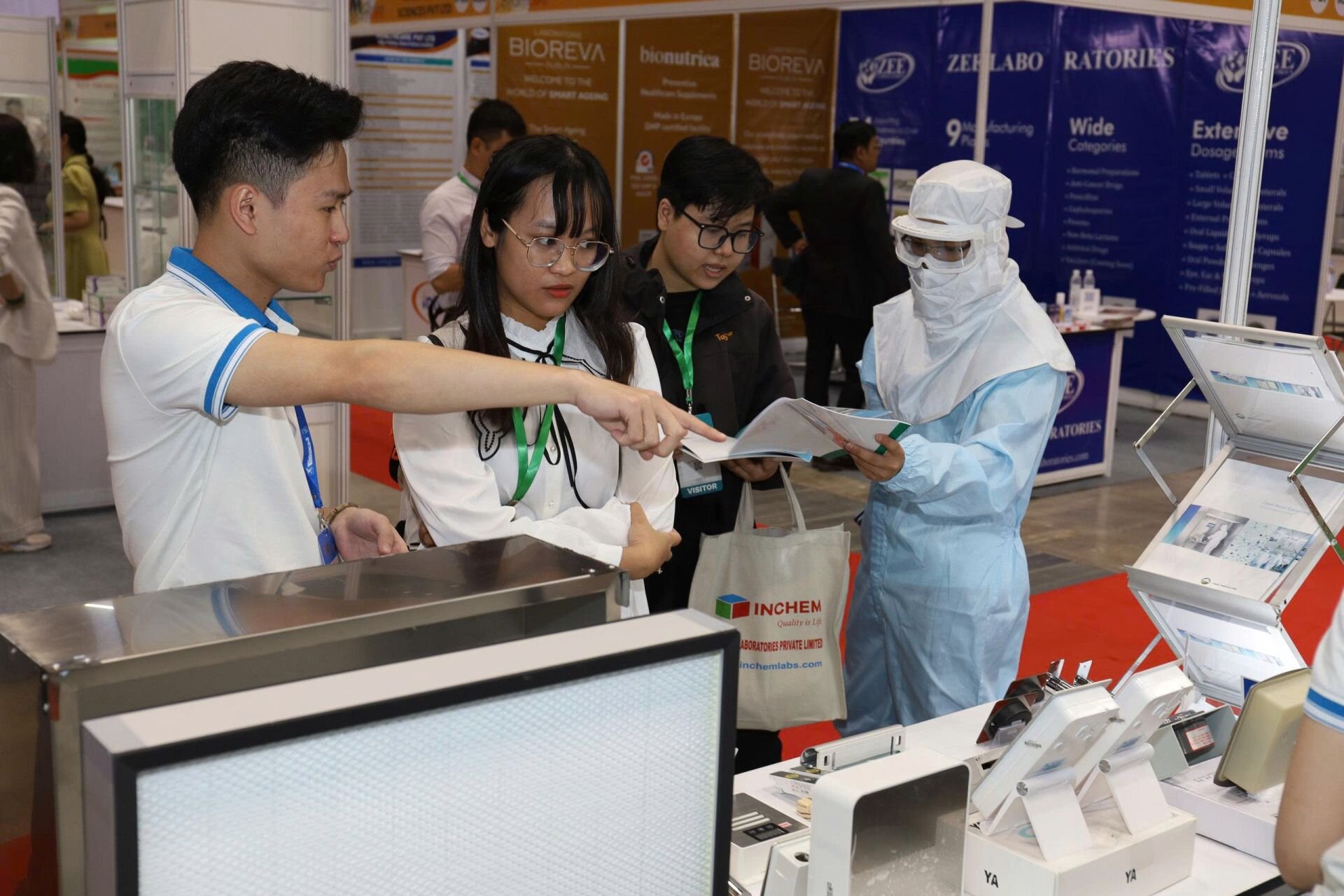 thiết bị phòng sạch