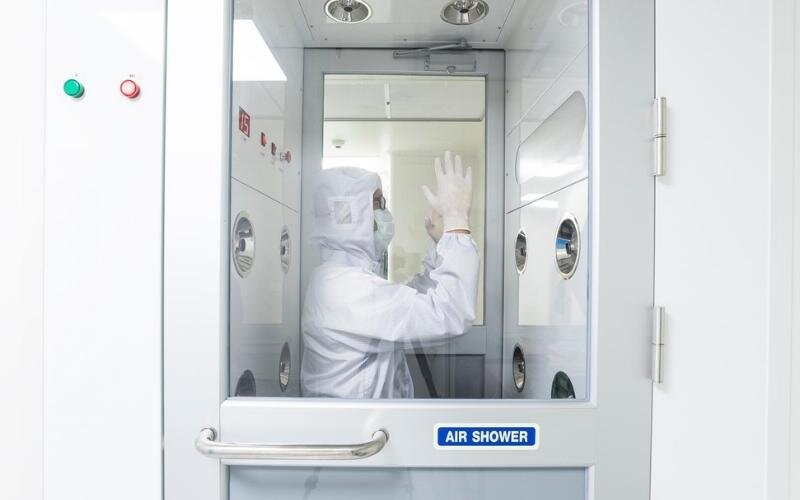 air shower phòng sạch